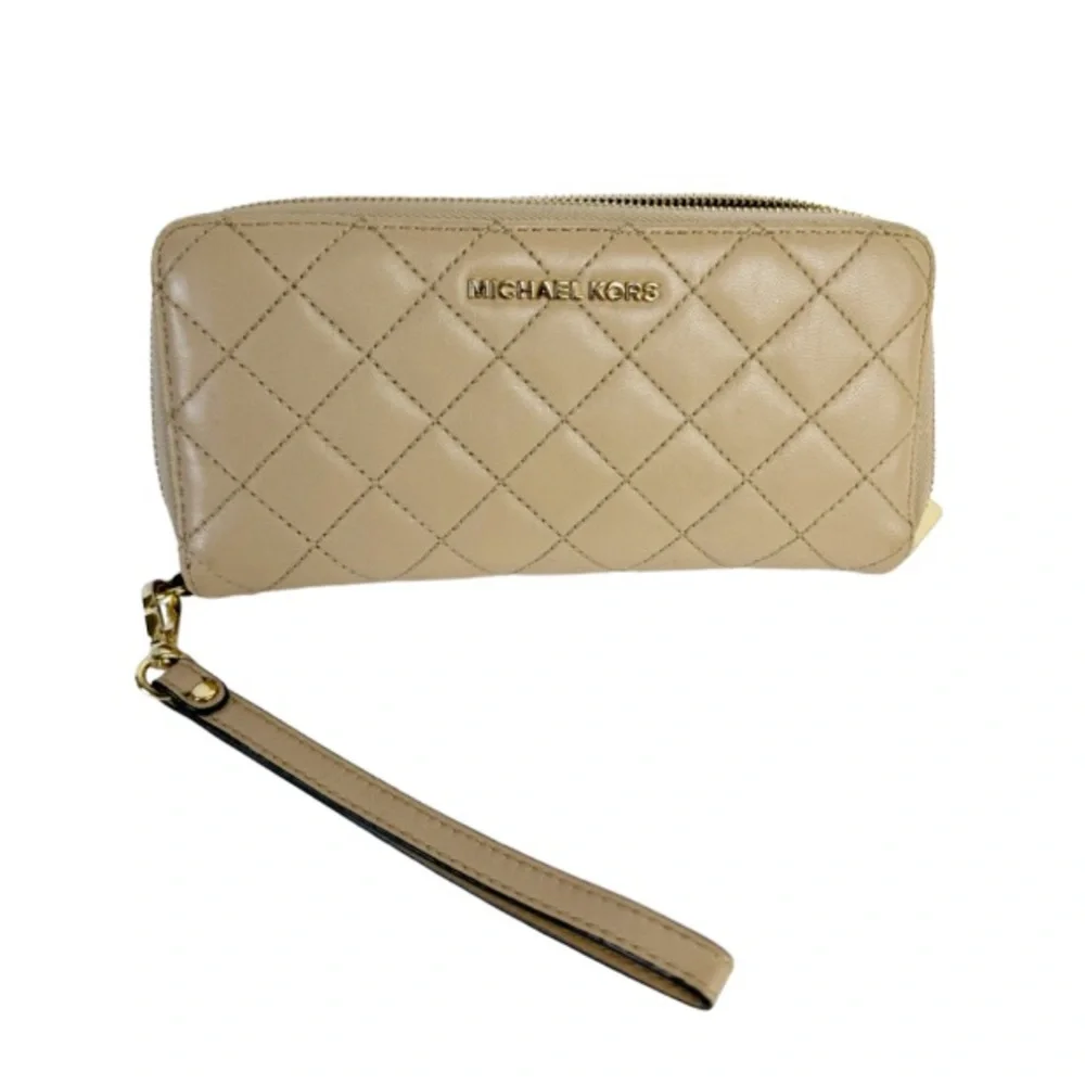 Michael Kors Quilted Leather Jet Set Continental Zip Around Wallet in Bisque - Picture 1 of 8